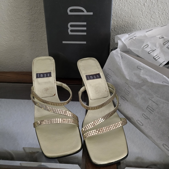 NEW Impo gold strappy heels and matching mini clutch. - Picture 2 of 6